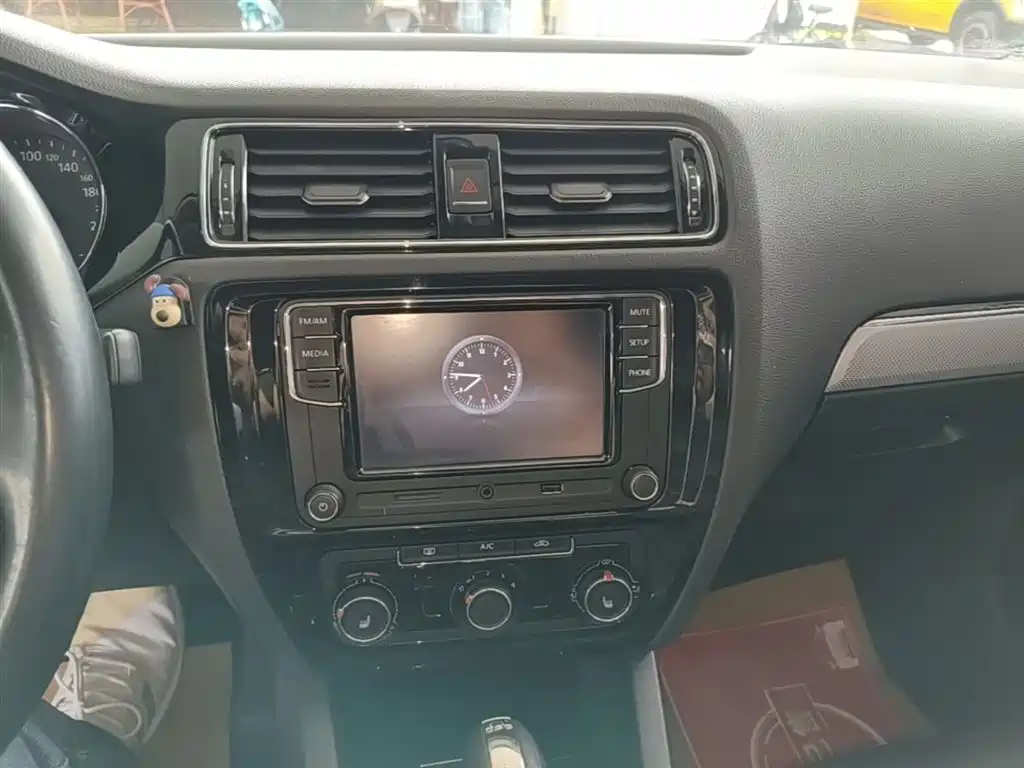 Volkswagen Sagitar 2017 180TSI Automatic Leading фото 13