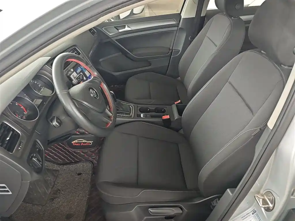 Volkswagen Golf 2015 1.6L Automatic Fashion фото 15