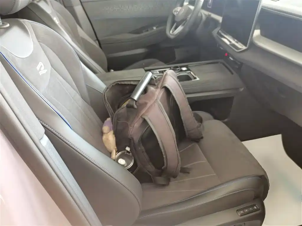 Volkswagen Teramont 2025 Teramont Pro 450TSI 4WD Summit Edition фото 25