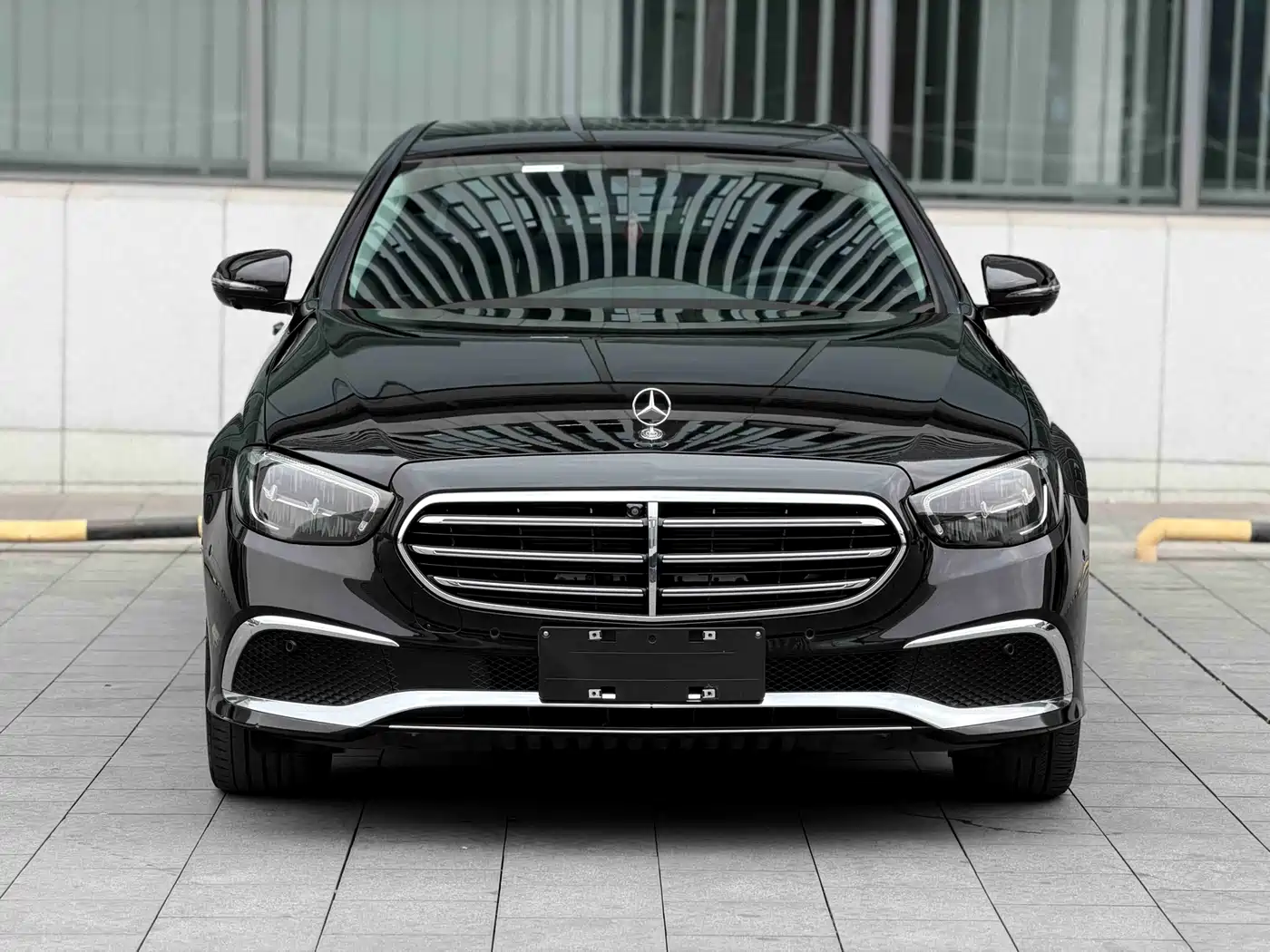 Mercedes-Benz E-Class 2023 E 300 L Fashion фото 2