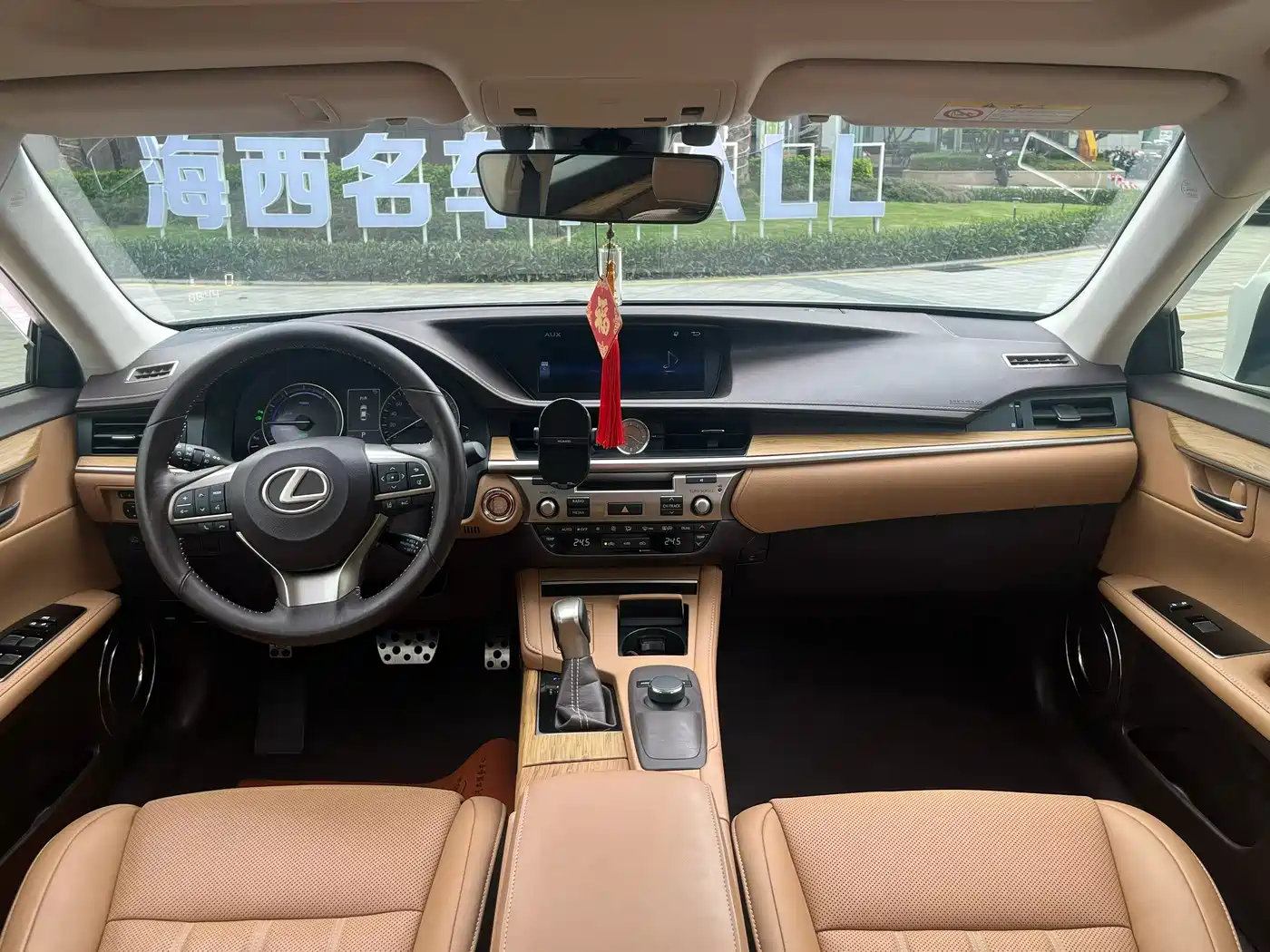 Lexus ES 2015 300h Comfort Edition фото 8