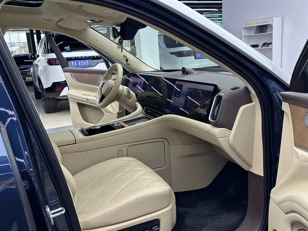 AITO Wenjie AITO M9 2025 Extended Range Ultra 52kWh 5-Seater фото 9