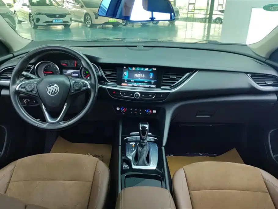 Buick Regal 2017 20T Luxury Model фото 12