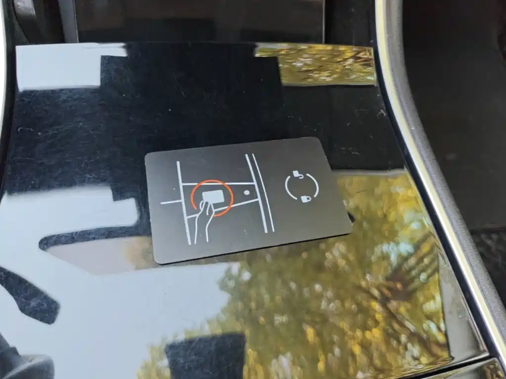 Фото 9 - Tesla Model 3