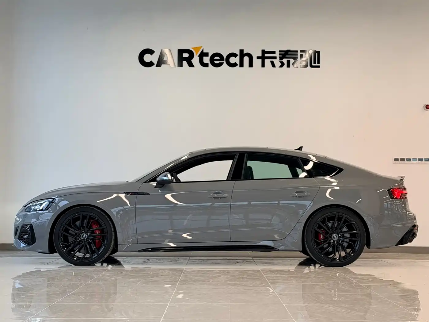 Audi RS 5 2024 2023 Model RS 5 2.9T Sportback Obsidian Edition