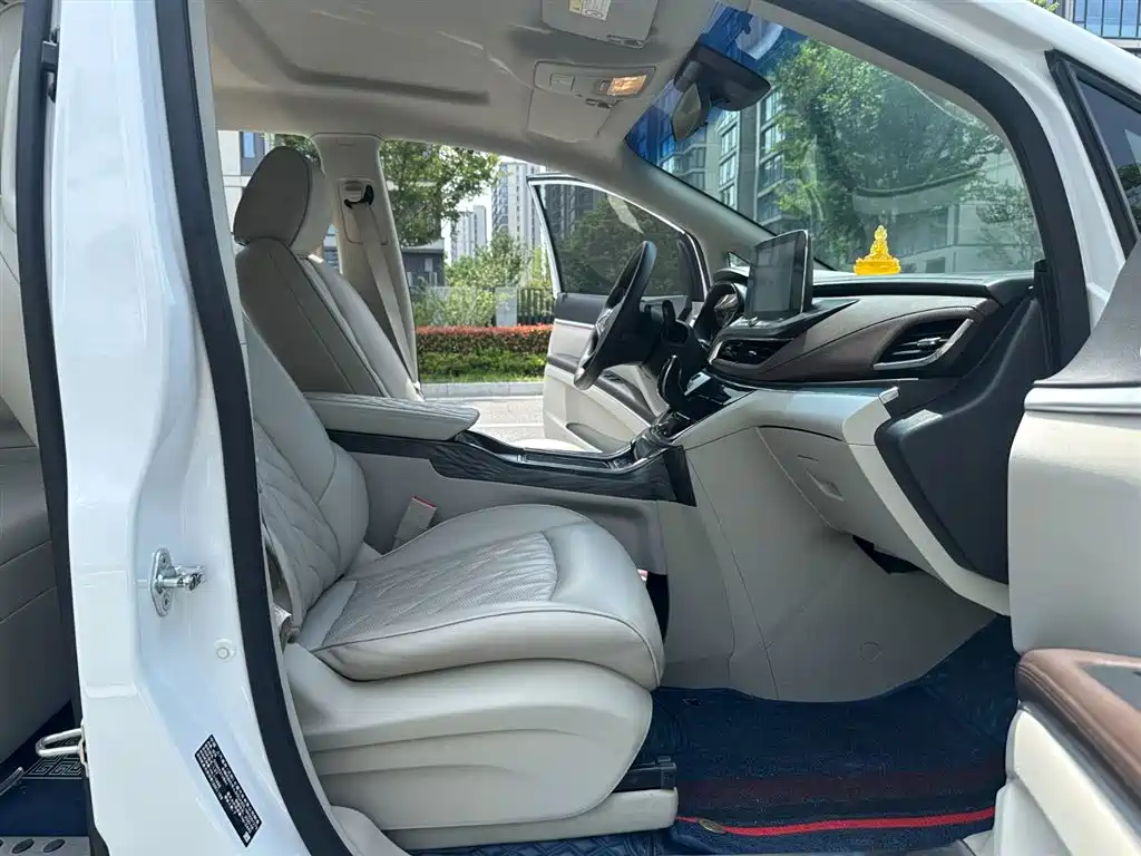 Buick GL8 2021 Land Business Class 652T Comfort фото 5