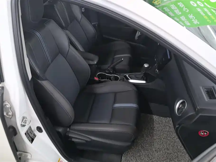 Toyota Levin 2018 185T CVT Premium Edition China V фото 8