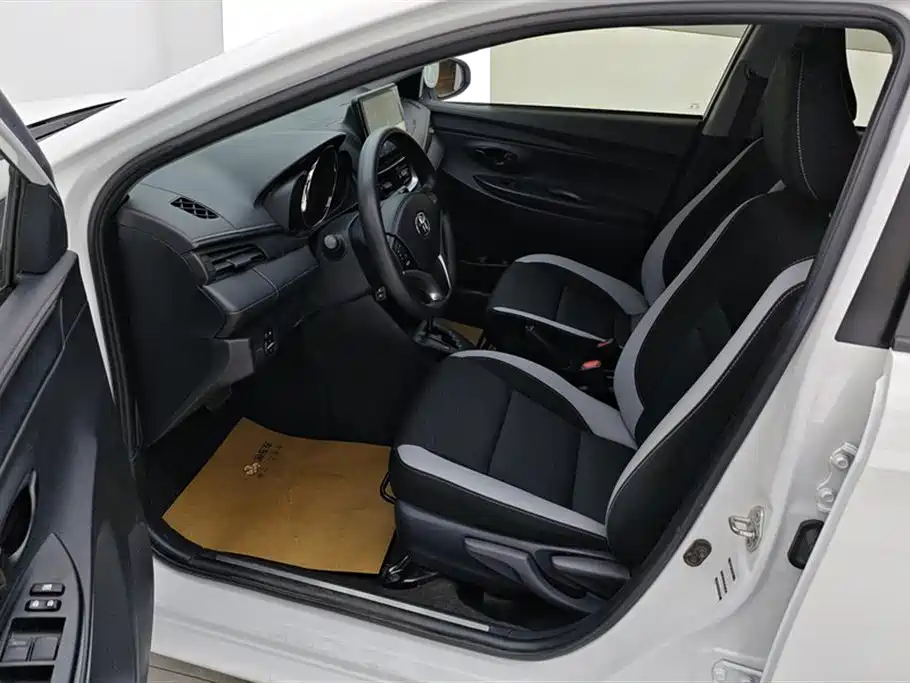 Toyota YARiS L Zhi Xiang 2022 1.5L CVT Leading PLUS Edition фото 9
