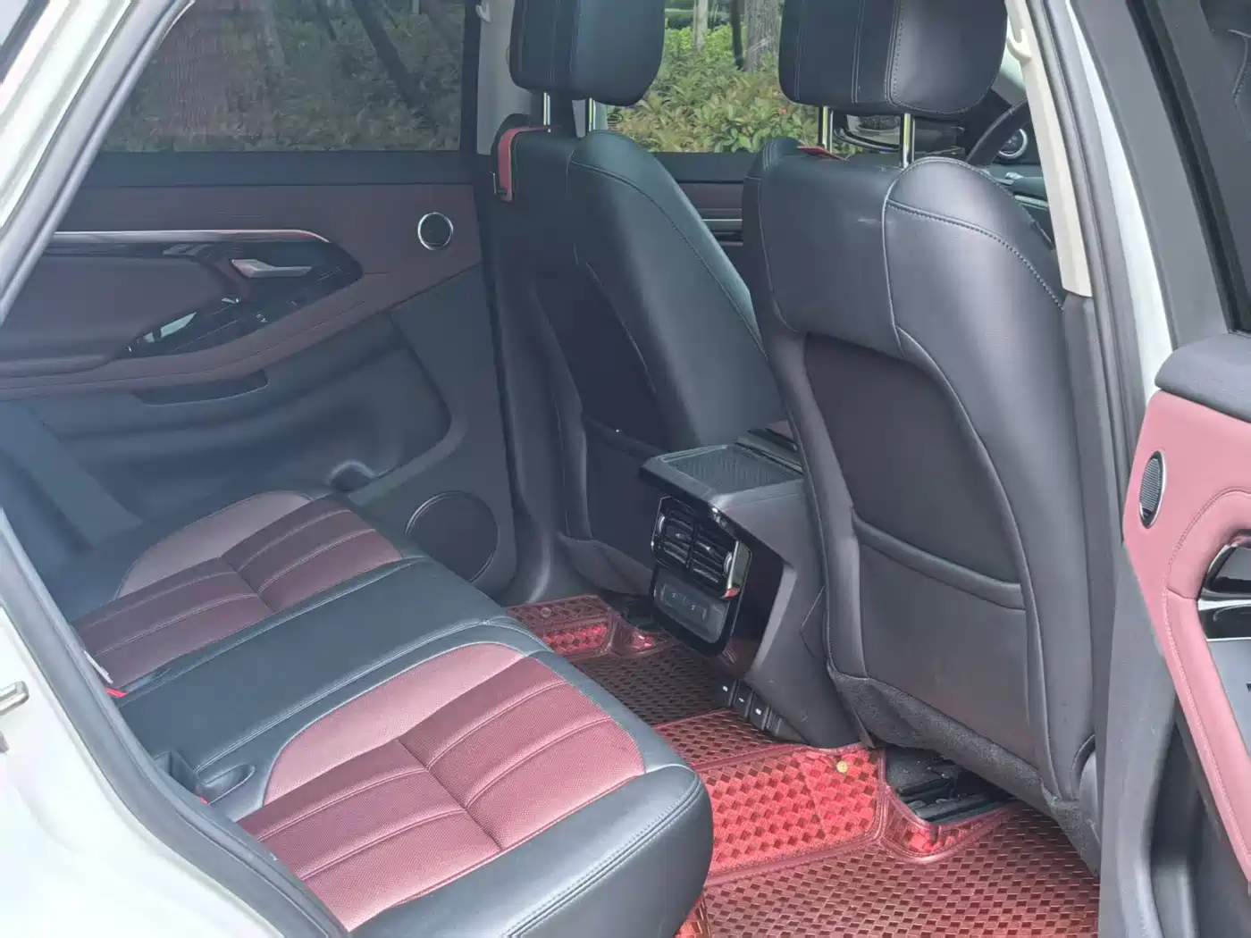 Land Rover Range Rover Evoque 2023 Range Rover Evoque L 249PS Luxury Edition фото 10