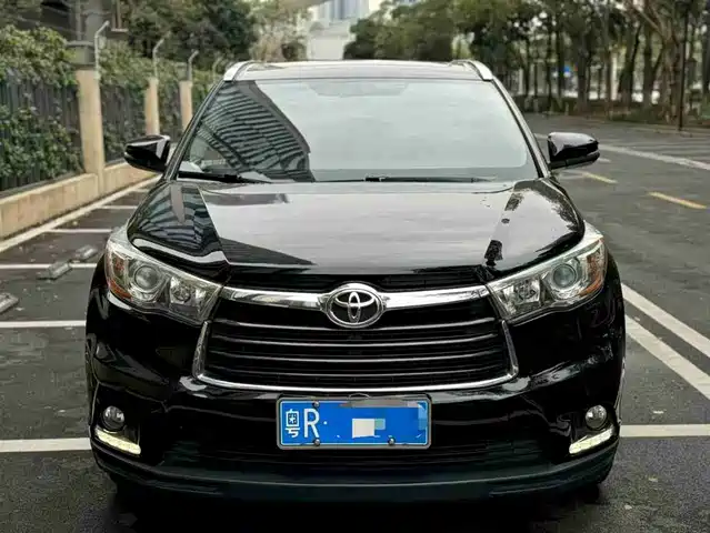 TOYOTA HIGHLANDER