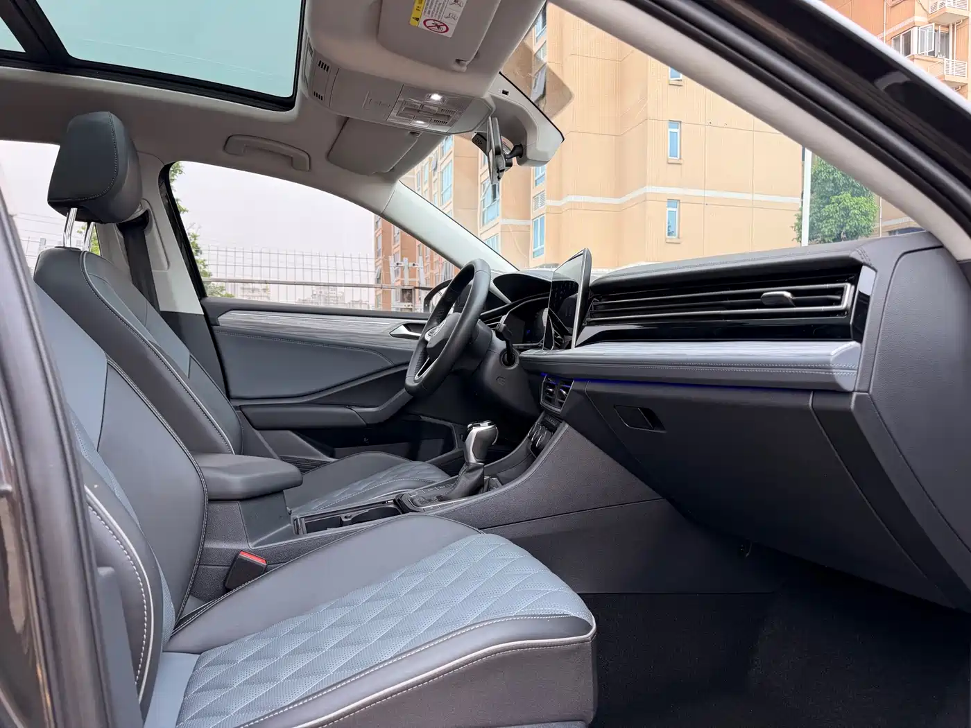 Volkswagen Sagitar 2023 300TSI DSG Surpassing Edition фото 28