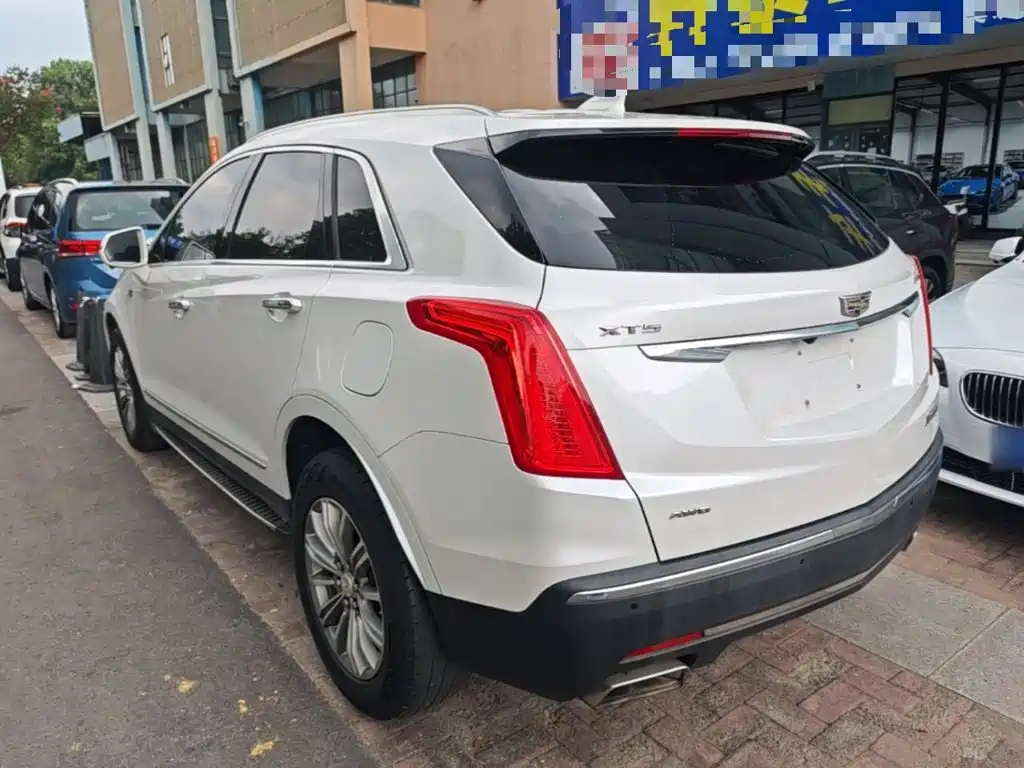 Cadillac XT5 2017 2017 Anniversary Edition 28T 4WD Luxury