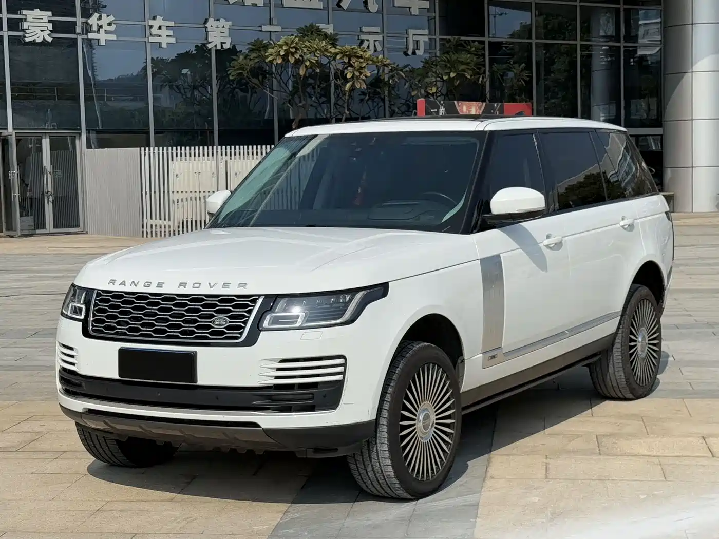 Land Rover Range Rover 2020 3.0 L6 Heritage Extended Edition