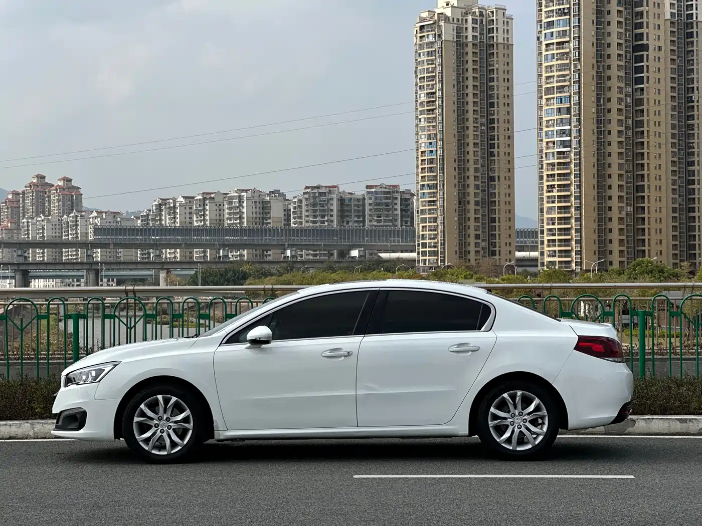 Peugeot 508 2015 1.6THP Auto Excellence Edition фото 24