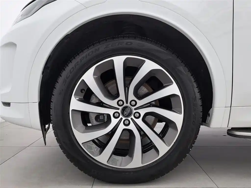Land Rover Discovery Sport 2022 Model 249PS R-Dynamic S Performance Edition 5-Seater фото 17