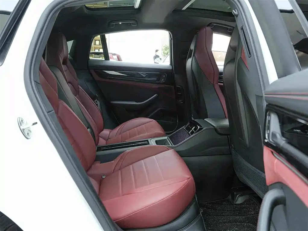 Photo 14 - Porsche Panamera