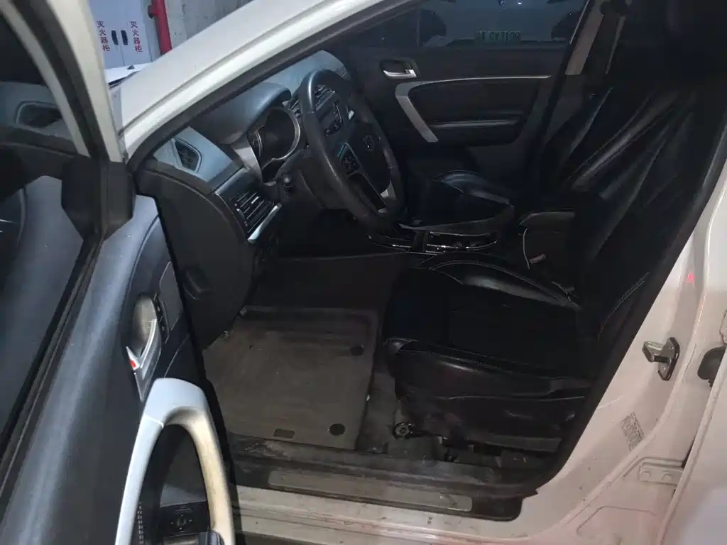 Geely Emgrand 2016 2017 Sedan Million Edition 1.5L CVT Upward Connect