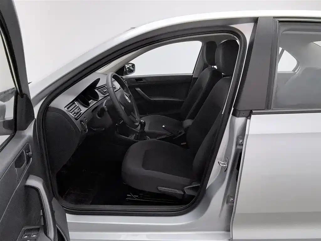 Škoda Rapid 2020 1.5L Manual Standard фото 10