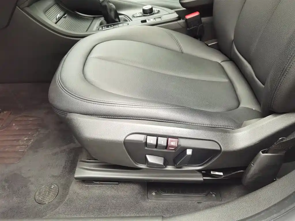 BMW X1 2018 sDrive20Li Leading Model фото 20