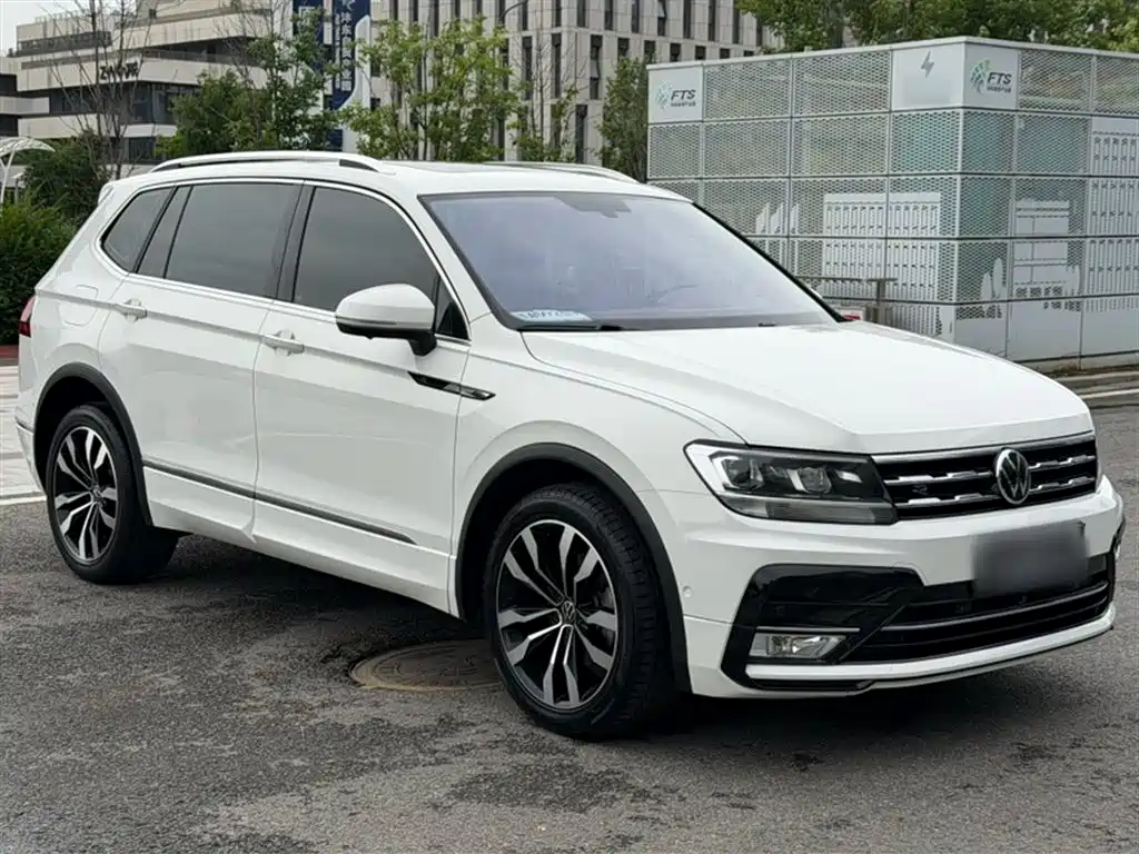 Volkswagen Tiguan L 2021 330TSI Automatic 2WD R-Line Premium фото 8