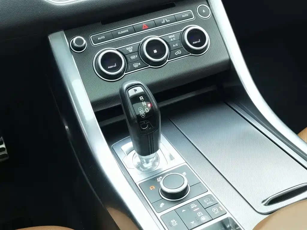 Land Rover Range Rover Sport 2016 Model 3.0 SC V6 HSE DYNAMIC фото 13