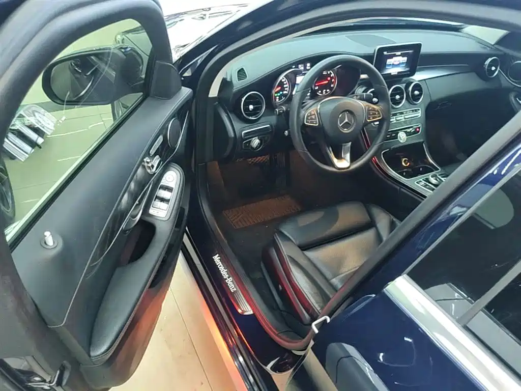 Mercedes-Benz C-Class 2017 C 200 L Sport фото 12