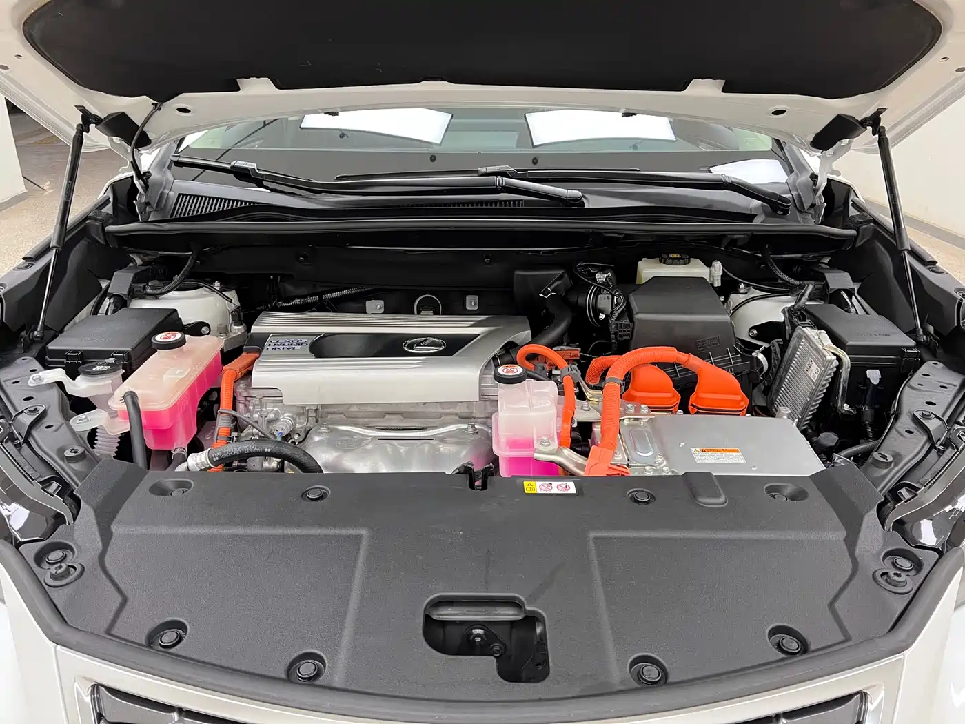 Lexus NX 2020 300h FWD F Sport China VI фото 35