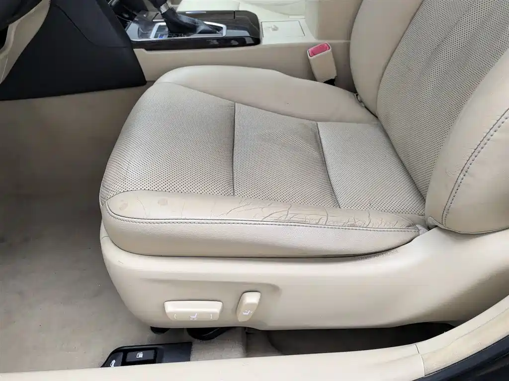 Toyota Camry 2016 2.0G 10th Anniversary Leading Edition фото 20