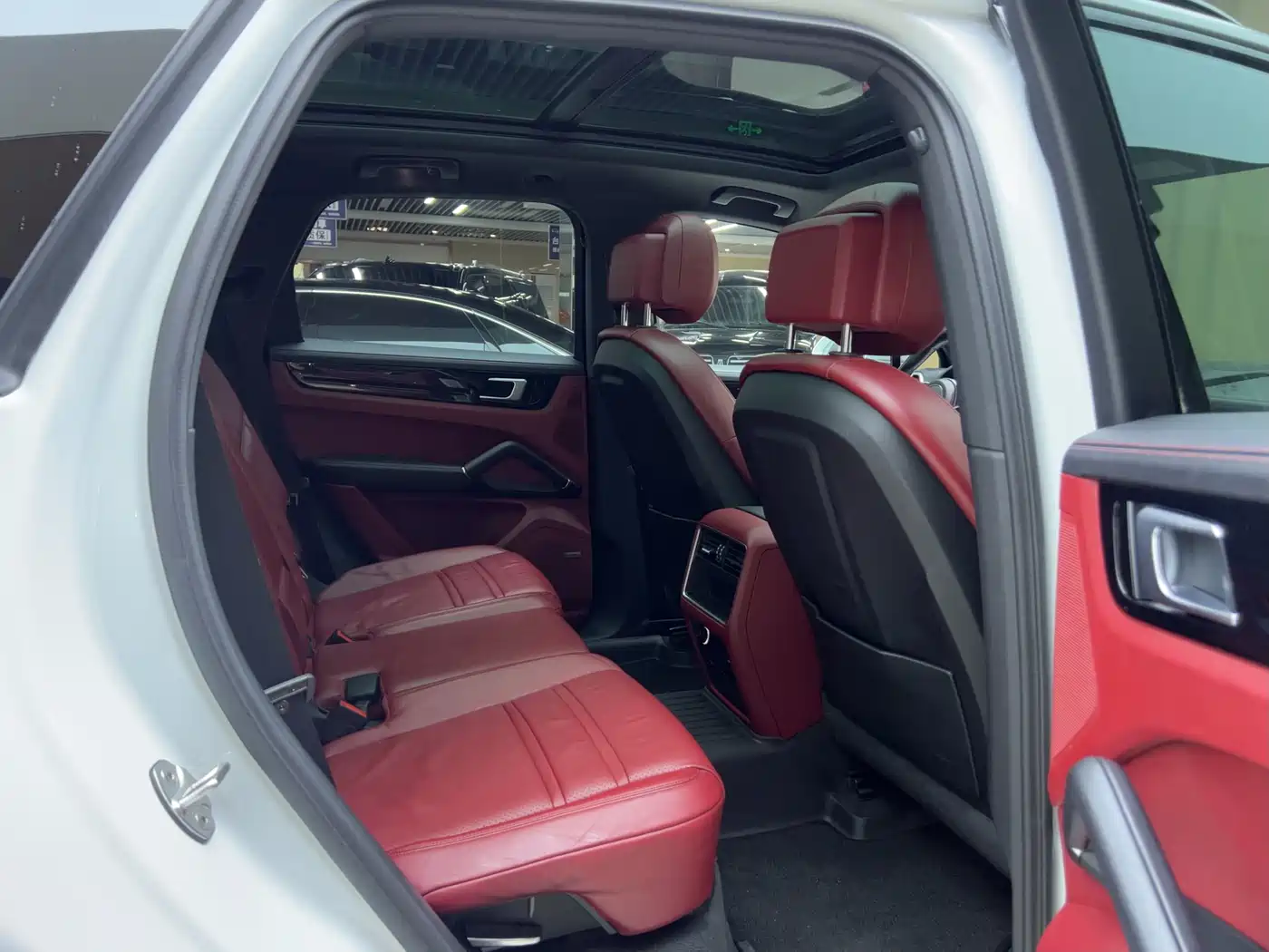 Porsche Cayenne New Energy 2019 Cayenne E-Hybrid 2.0T фото 6
