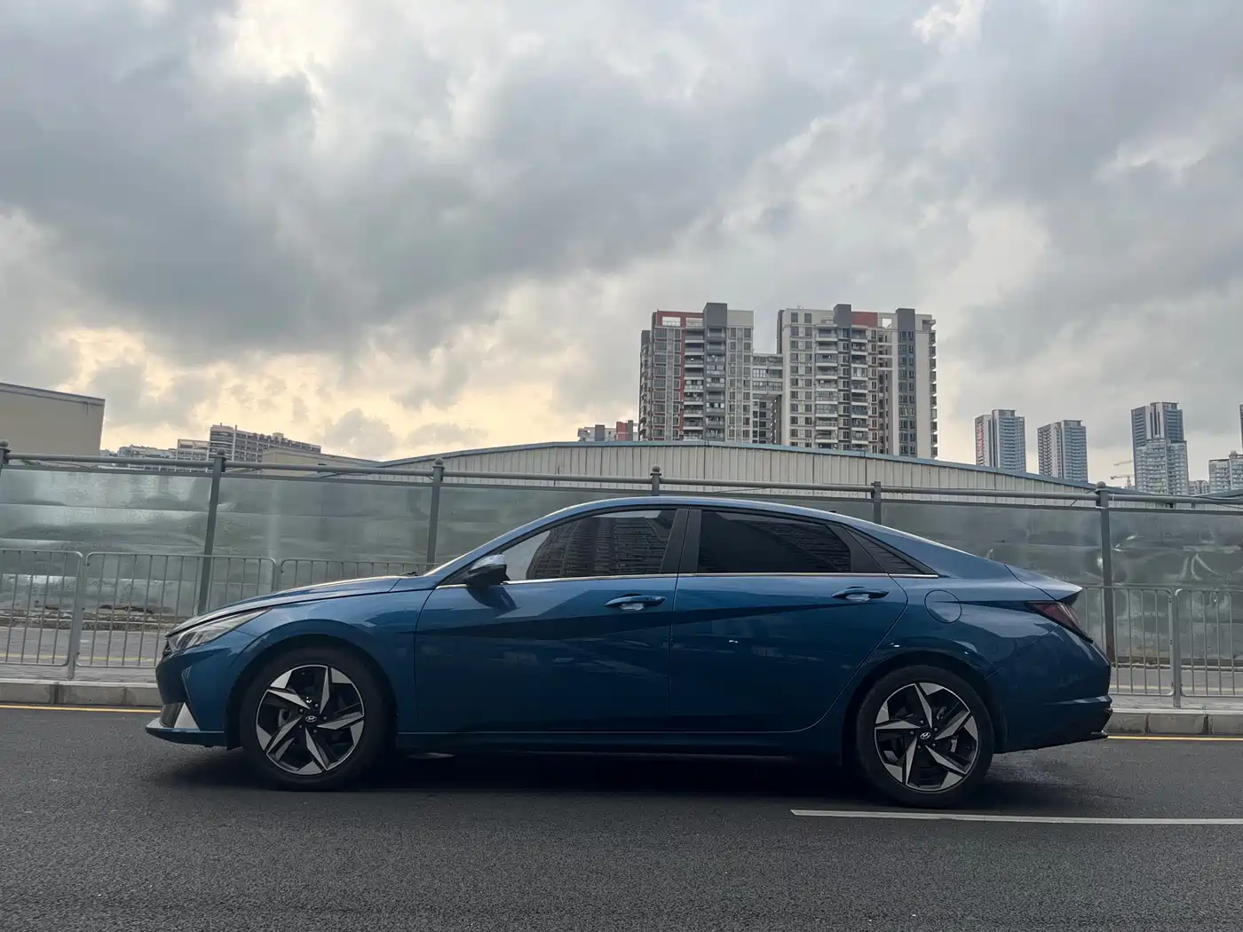 Hyundai Elantra 2021 1.5L CVT GLX Elite Edition фото 3