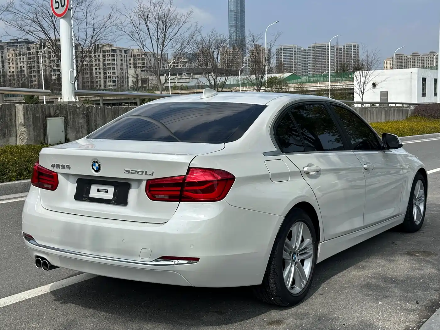 BMW 3 Series 2017 320Li Fashion фото 6