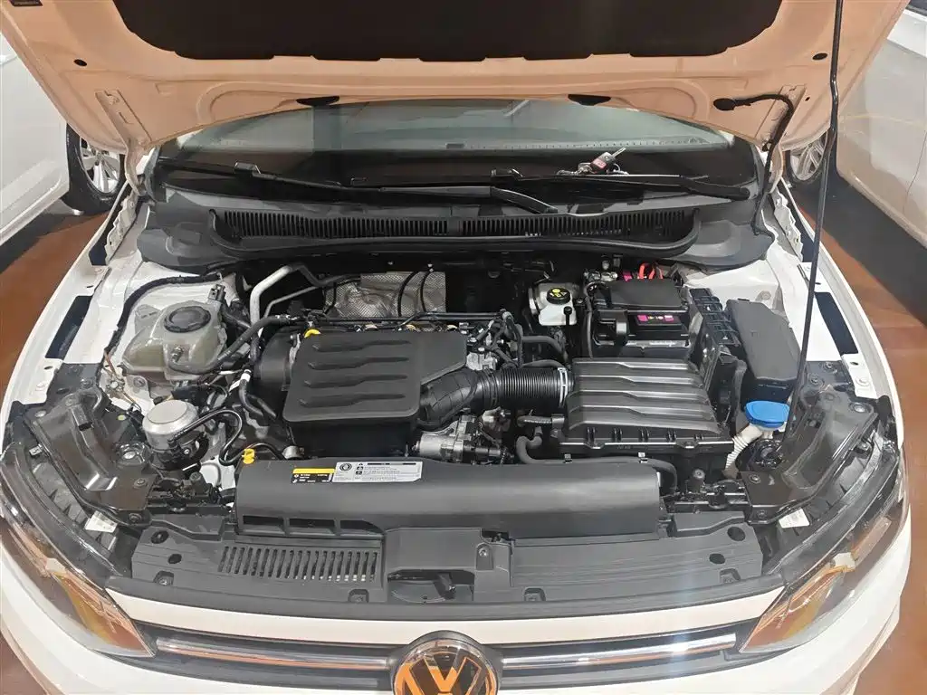 Volkswagen Polo 2019 Plus 1.5L Automatic Colorful Tech Edition фото 20