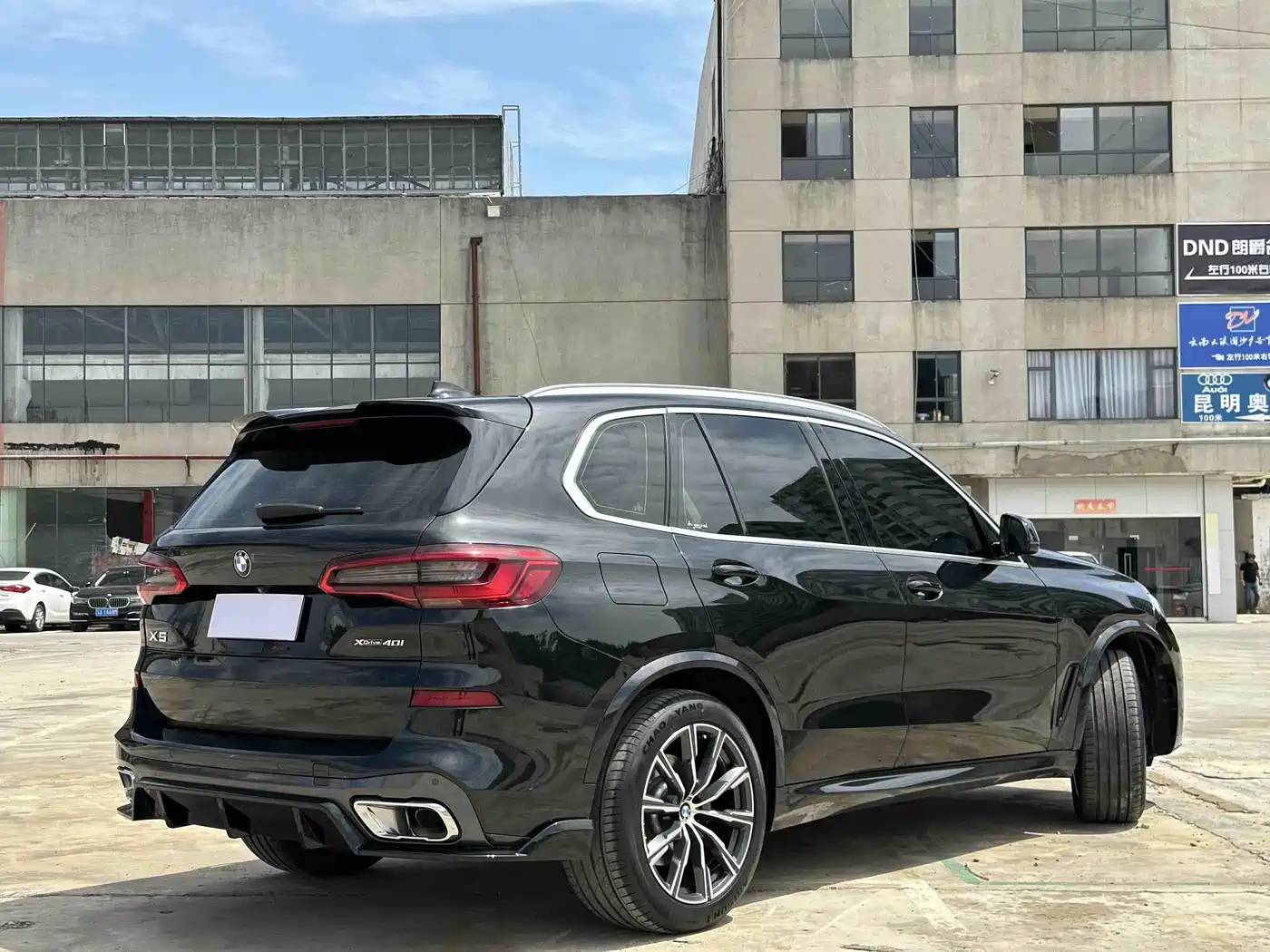 BMW X5 (Import) 2019 xDrive40i M Sport Package фото 32
