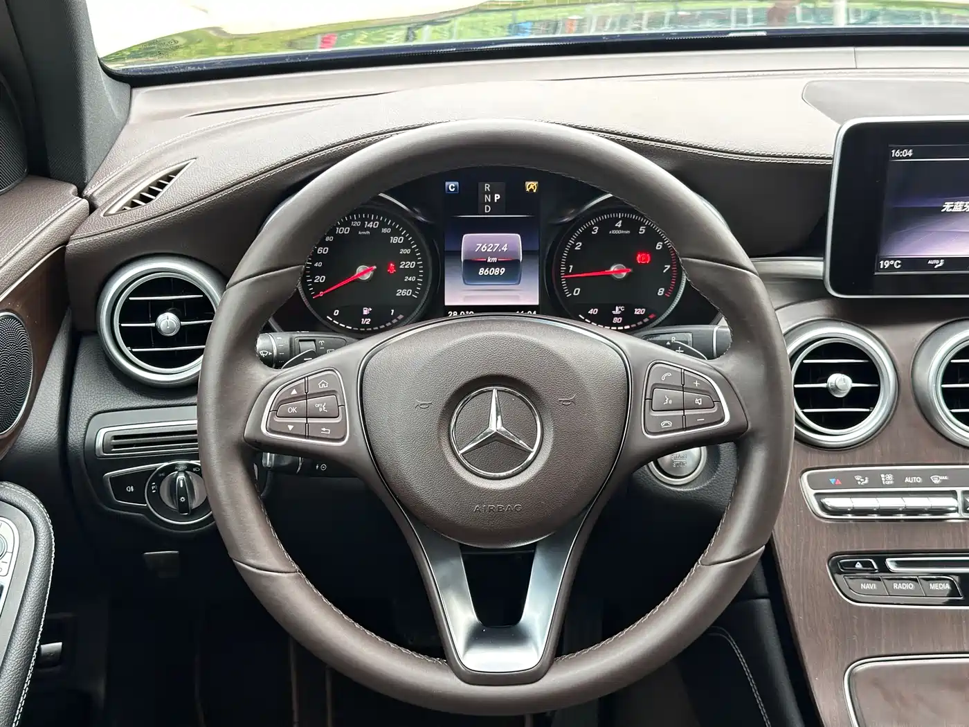 Mercedes-Benz GLC 2019 Model GLC 200 L 4MATIC фото 16