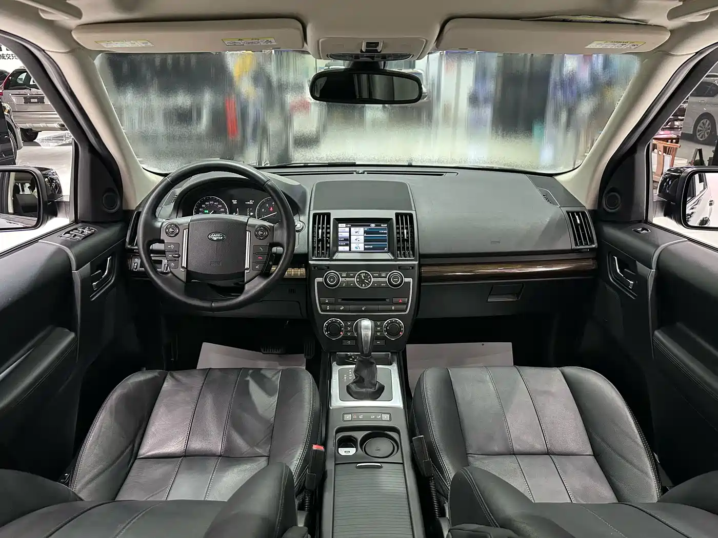 Land Rover Freelander 2 2013 2.0T Si4 SE Petrol Version фото 8