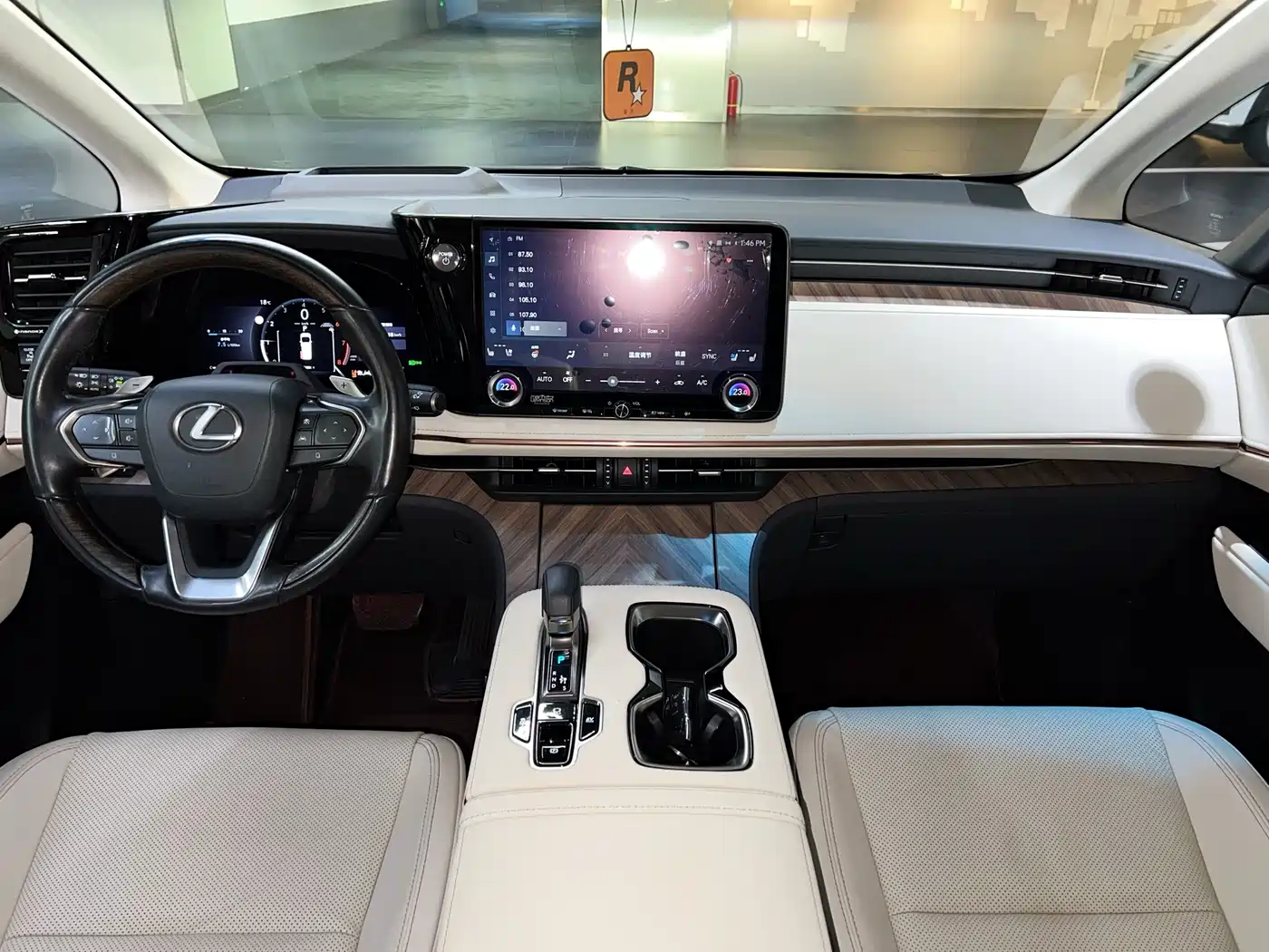 Lexus LM 2025 Model 500h Six-Seater Prestige Edition фото 10