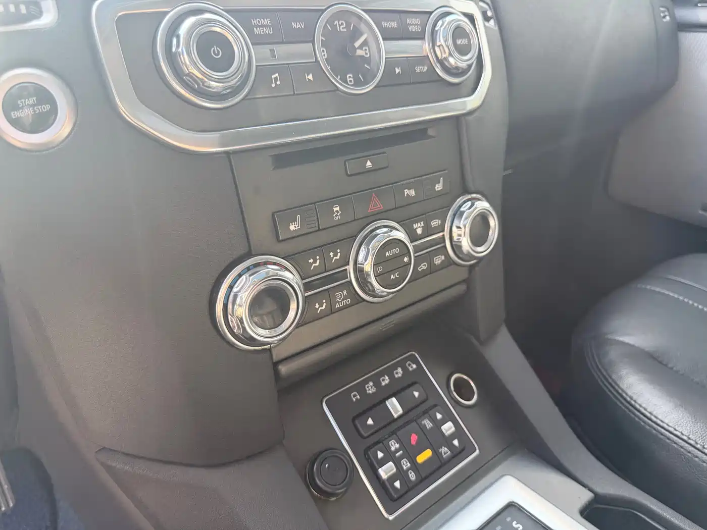 Land Rover Discovery 2013 3.0 SDV6 HSE Diesel фото 24