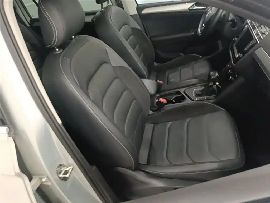 Volkswagen Tiguan L 2018 330TSI Automatic 2WD Luxury Edition фото 25
