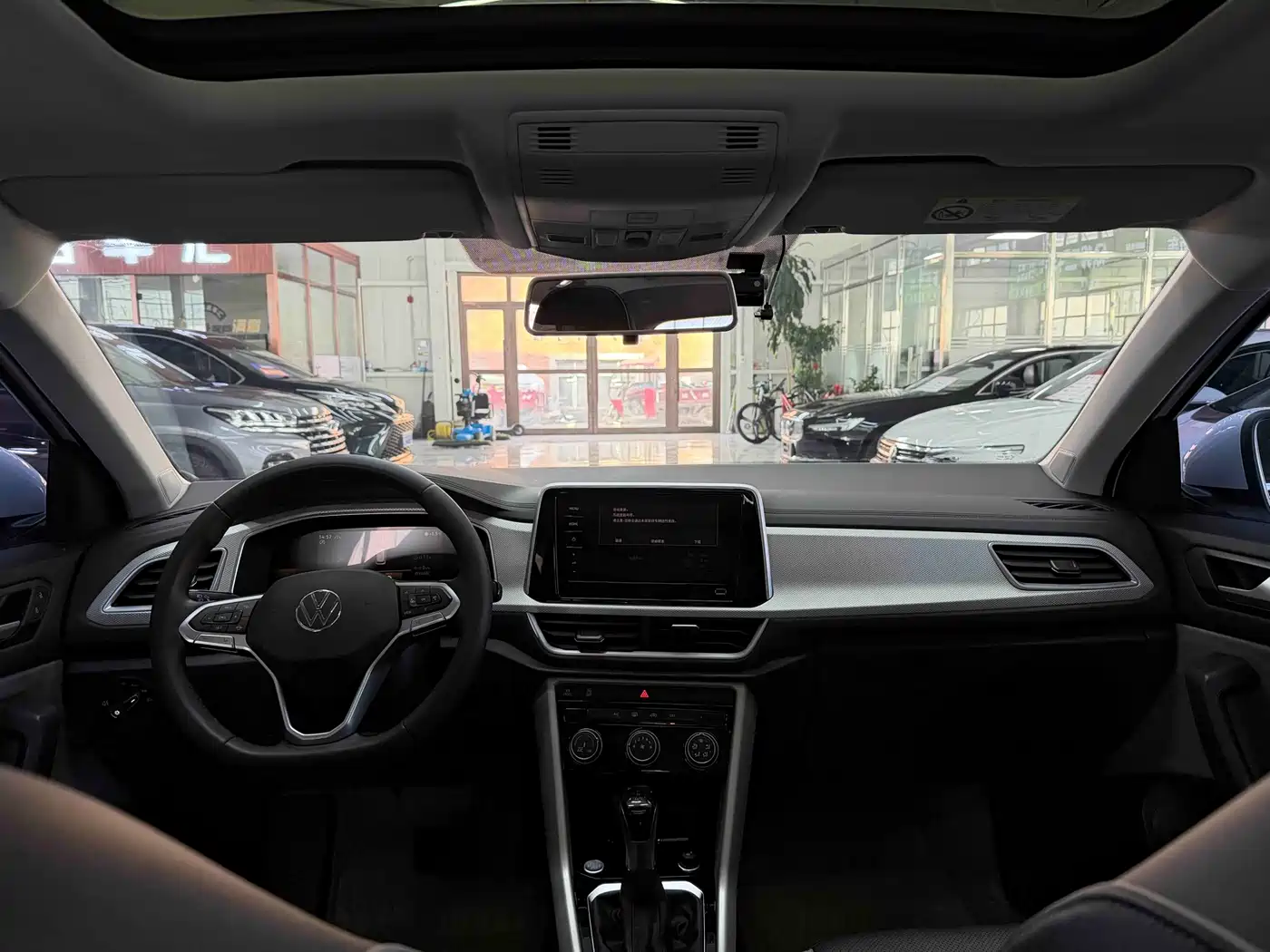 Volkswagen T-ROC 2023 280TSI DSG 2WD Time Edition фото 13