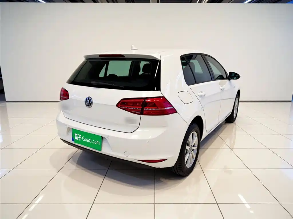 Volkswagen Golf 2016 1.6L Automatic Fashion фото 7