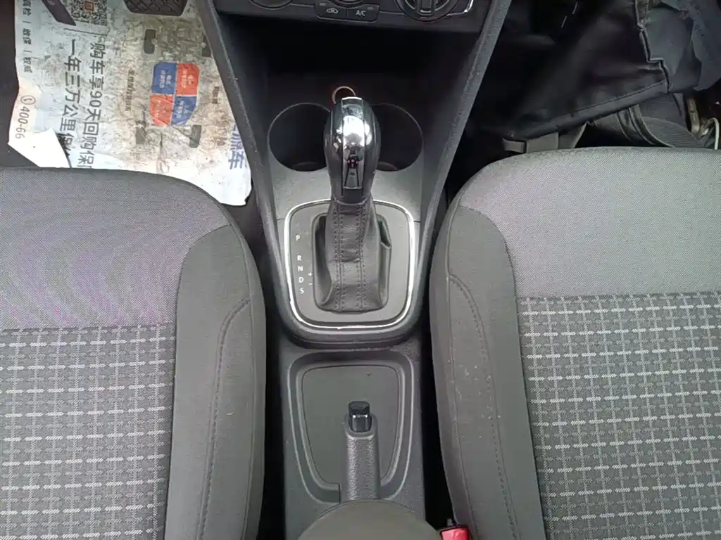 Volkswagen Polo 2014 1.6L Automatic Comfort Edition фото 14