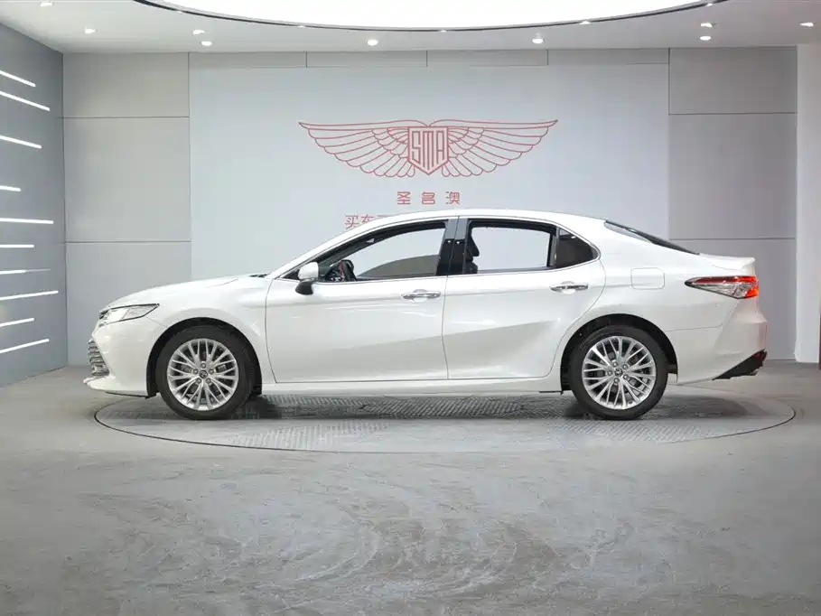 Toyota Camry 2019 2.5G Luxury (China V) фото 2