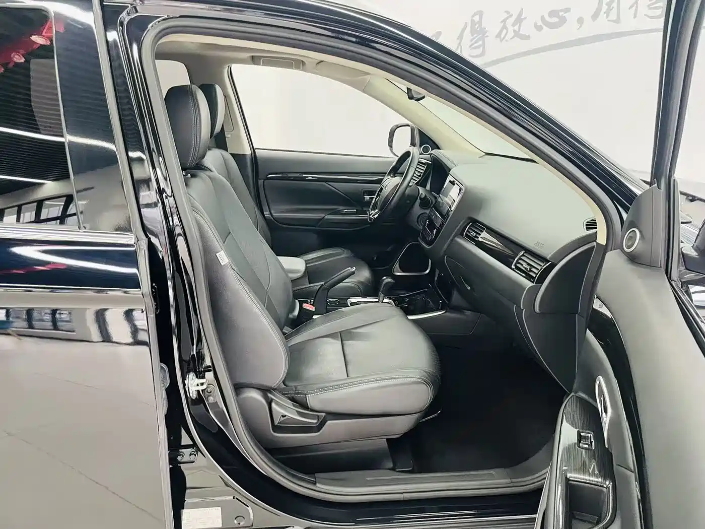 Mitsubishi Outlander 2018 2018 2.0L 2WD Jiale Edition 7-seater