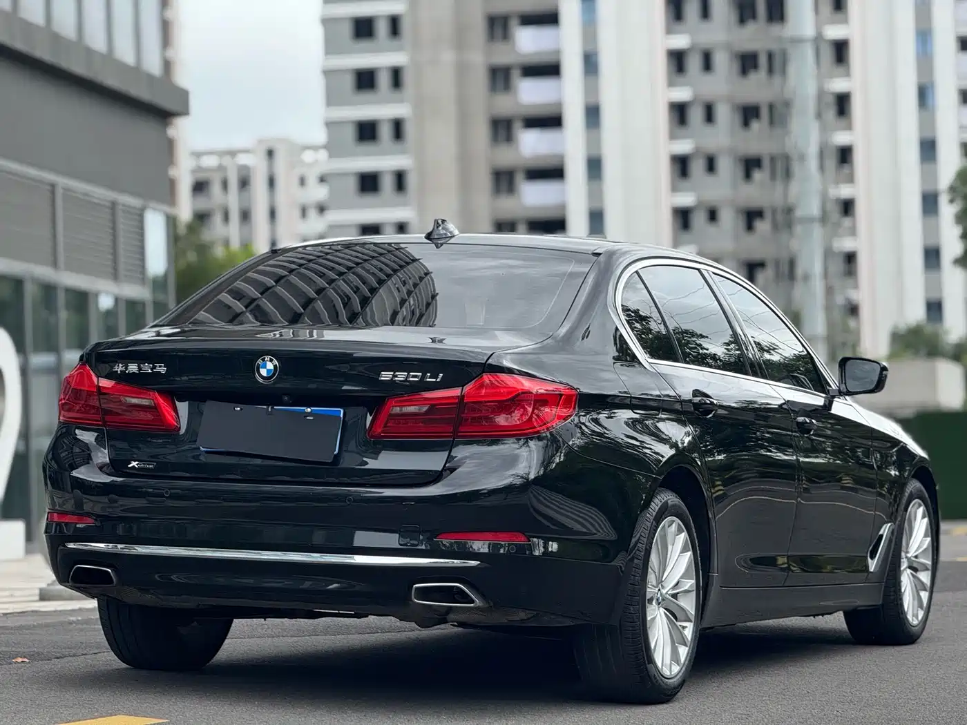 BMW 5 Series 2018 530Li xDrive Luxury Package фото 10
