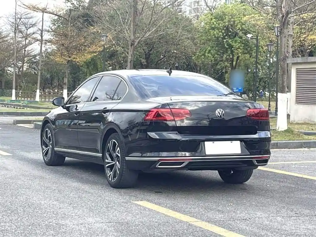 Volkswagen Magotan 2020 330TSI DSG Luxury фото 10