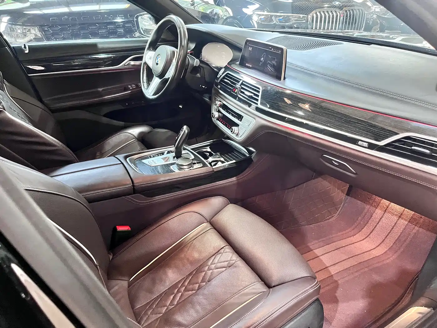 BMW 7 Series 2019 730Li M Sport Package фото 12