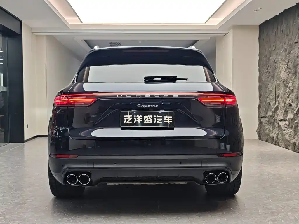Фото 18 - Porsche Cayenne