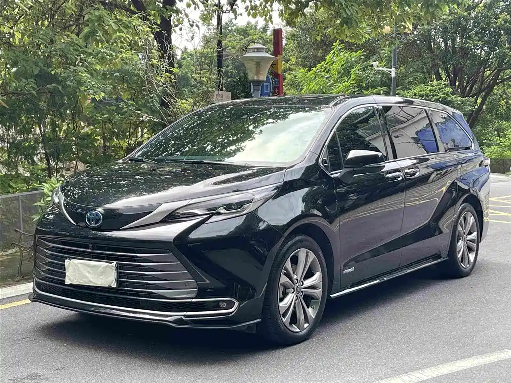 Toyota Sienna 2023 2.5L Hybrid Premium Edition