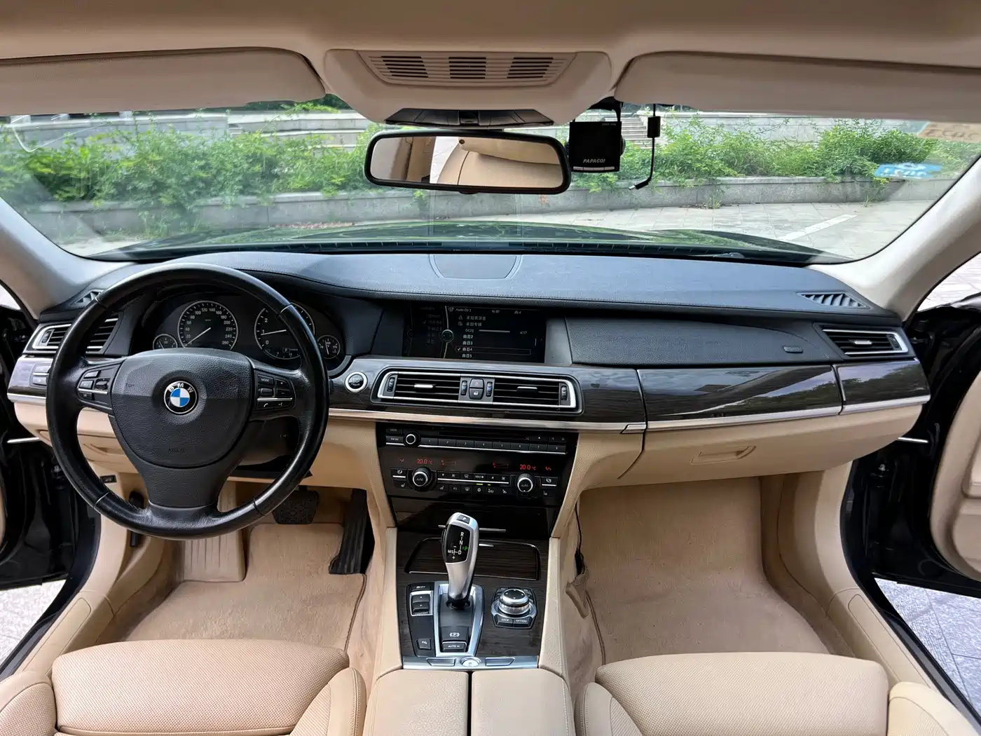 BMW 7 Series 2009 730Li Leading фото 17