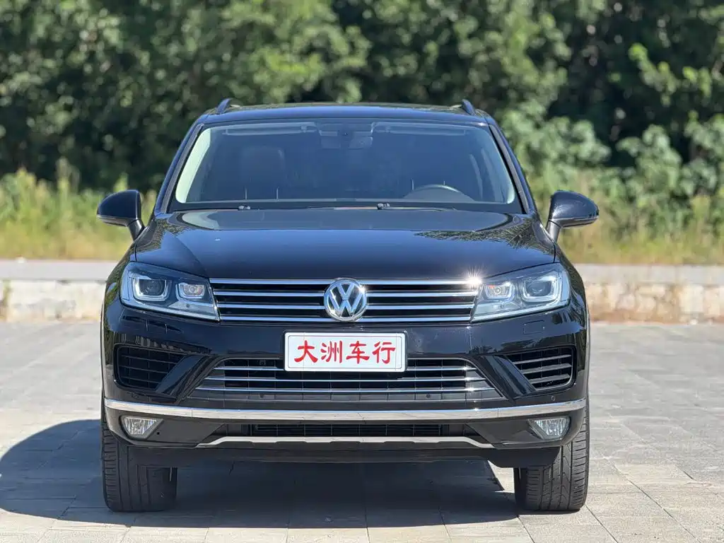 Фото 2 - Volkswagen Touareg